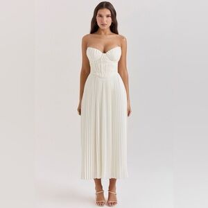 House of CB Amorata' Ivory Pleated Maxi Dress - Size S US 4-6